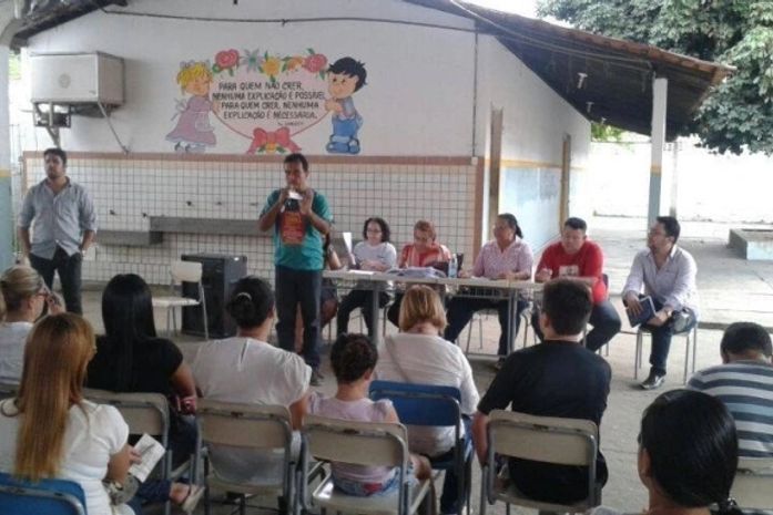Professores da rede municipal de Arapiraca decidem pela greve