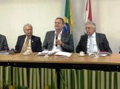 Renan garante apoio para votação rápida da lei do Supersimples no Senado