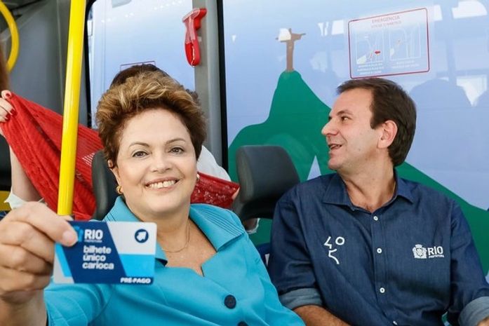 Em inauguração no Rio, Dilma rasga elogios ao PMDB