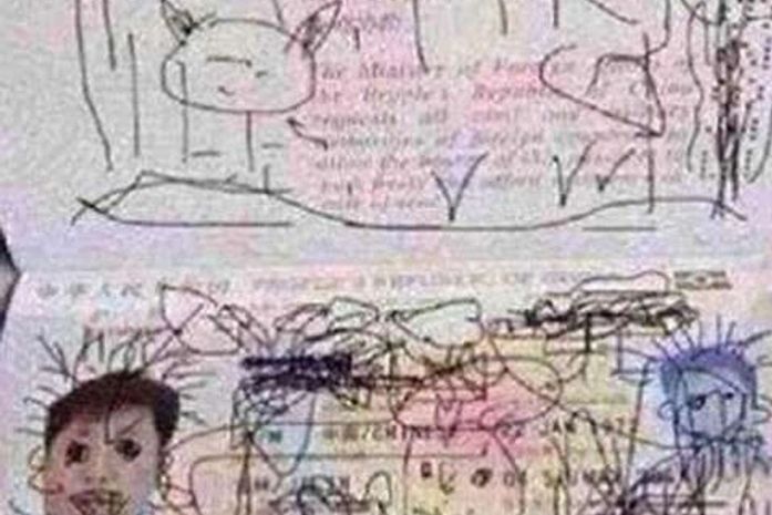 Chinês desenha em passaporte e pai fica 'preso' em aeroporto