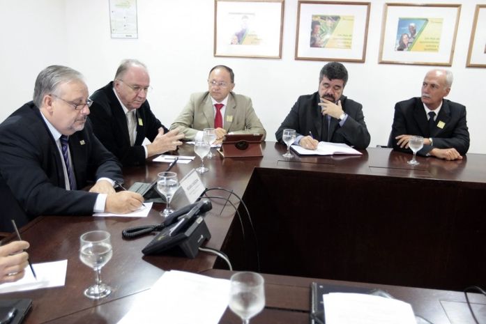 Prefeitos voltam a negociar com o Governo Federal