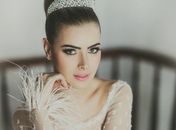 Rayanne Morais posa vestida de noiva e fala sobre casamento