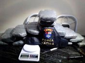 OPERAÇÃO: Dupla é presa com 17 kg de maconha no Benedito Bentes