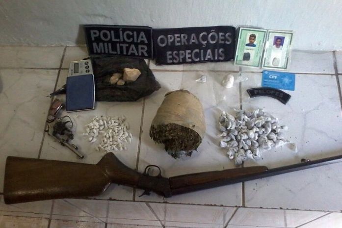 Operação em Coruripe prende cinco pessoas e apreende armas e drogas