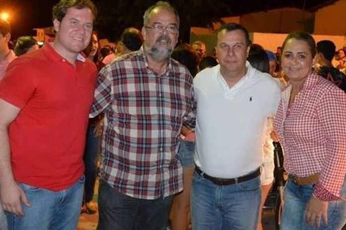 Zé Tenório (centro) ladeado de Marx, Sérgio e a ex-primeira dama bocamantense Nilzinha