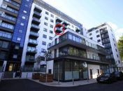 Jovens caíram do sexto andar de um prédio de luxo