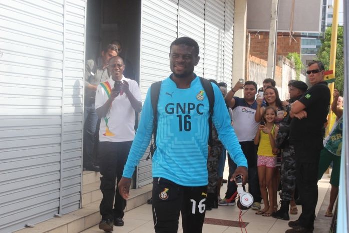 Jogadores de Gana seguem para treino no Rei Pelé