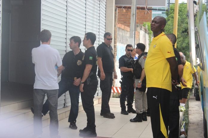 Jogadores de Gana seguem para treino no Rei Pelé