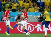  Brasil vence a Croácia na abertura da Copa do Mundo com direito a polêmica 