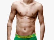 Veja foto de Oscar, da seleção brasileira, em campanha de cueca