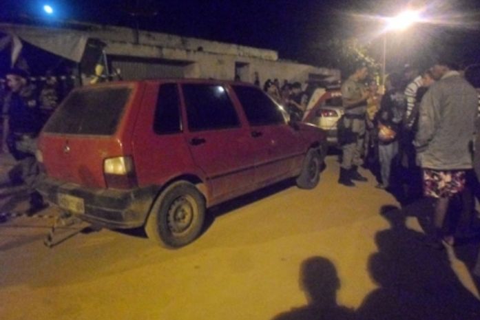 Casal é executado a tiros dentro de veículo em Arapiraca