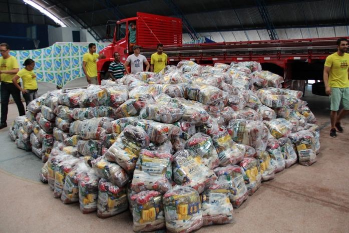Governo Municipal de Delmiro Gouveia faz entrega de cestas básicas para famílias carentes do município