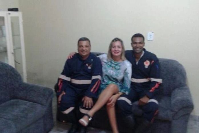 Secretária Vânia Marinho e membros da equipe do SAMU