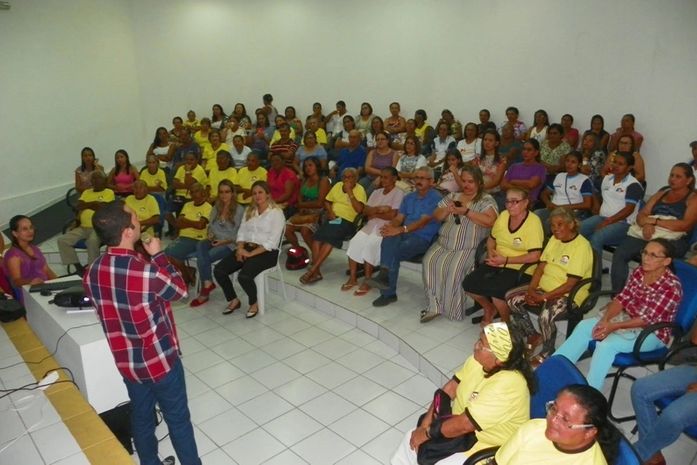 Prefeitura de Delmiro promove capacitação para familiares, técnicos e cuidadores de idosos portadores do Mal de Alzheimer