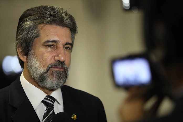 Presidente nacional do PMDB prestigia convenção do partido em Maceió
