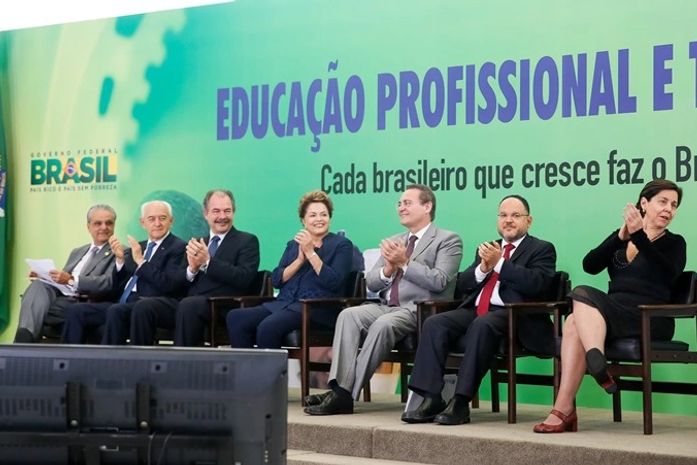 Renan participa de lançamento da segunda etapa do Pronatec