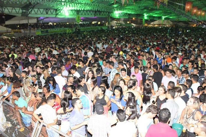 Quarta noite do “São João é São Miguel” lota a Praça