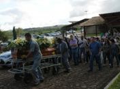 Amigos e familiares dão o último adeus ao publicitário Paulo Vieira