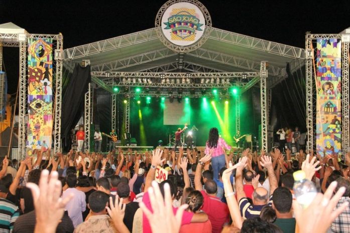 Noite de sábado é movimentada com muito forró no São João de Maceió