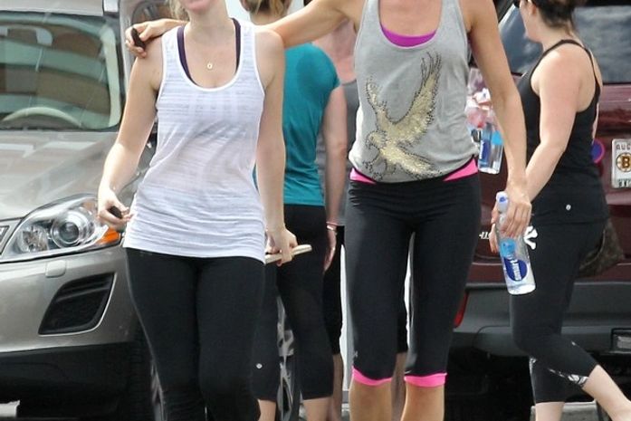 Gisele Bündchen se exercita com a irmã em Boston