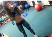 Kelly Key levanta blusa e exibe tanquinho: 'Projeto baba baby'