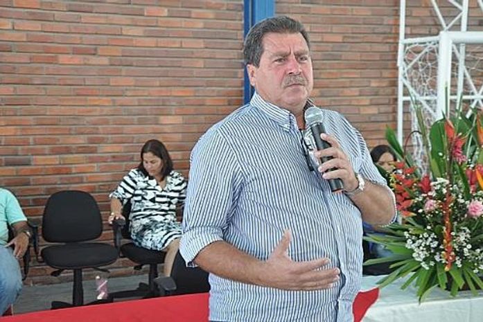 Remi anuncia reajuste para técnicos e professores de Murici