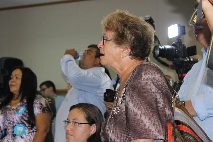 Cidinha Cruz protesta durante convenção PSDB