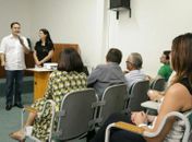 Ao lado da reitora Rozângela de Almeida, Renan Filho debate a realidade e as perspectivas da Uncisal