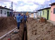 Prefeitura de São Miguel dos Campos faz serviço de saneamento básico na Vila Vera Cruz 
