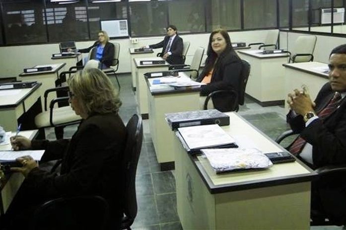 Câmara recebe Projeto de Lei de reajuste salarial e PCC’s dos professores