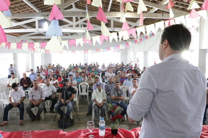 Renan Filho garante apoio a pipeiros do Sertão