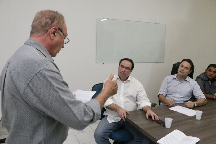 Renan Filho e Luciano Barbosa se reuniram com setor produtivo em Santana do Ipanema
