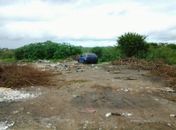 Polícia recupera veículo roubado depenado em terreno baldio na Santa Lúcia