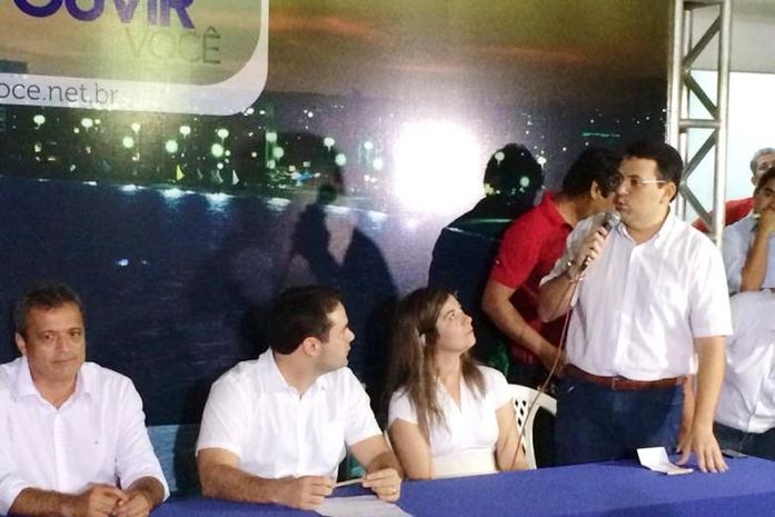 Alexandre Murta em ação durante encontro político com Renan Filho