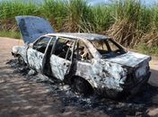 Veículo foi destruído 