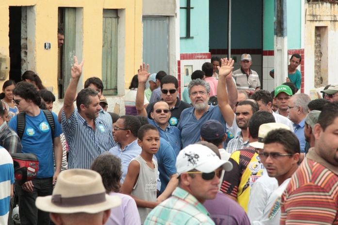 Eduardo Tavares e Gilvan Barros arrastam multidão em Girau do Ponciano