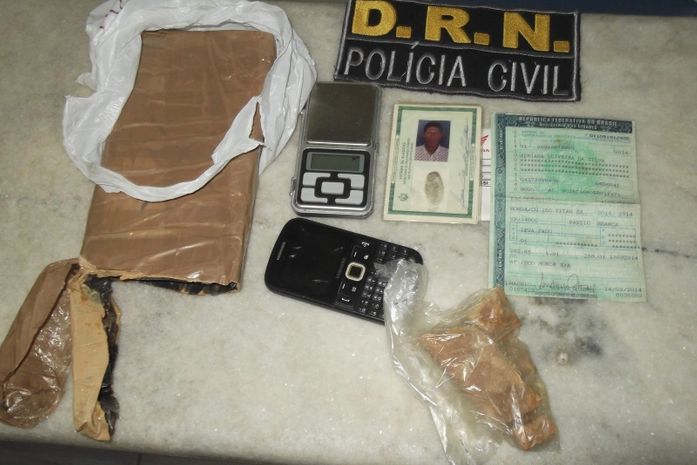 Material apreendido na residência de Alexandre