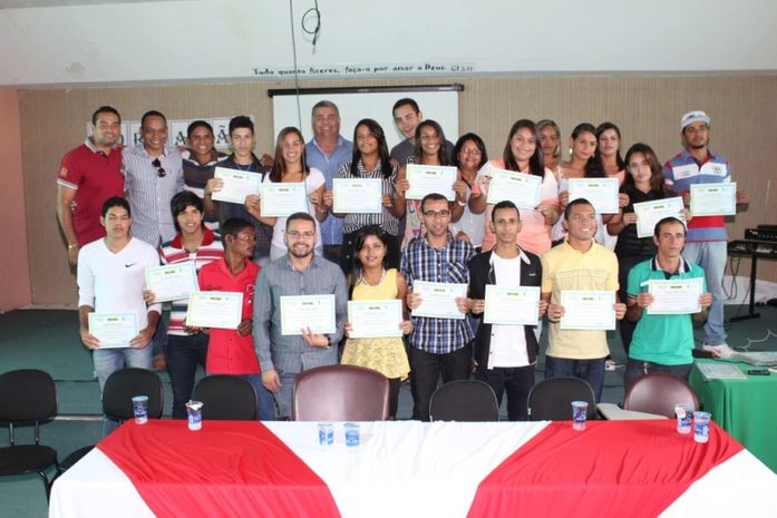 Alunos do Pronatec de São Miguel dos Campos recebem certificados de cursos