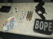 Adolescente de 16 anos e homem são presos por tráfico de drogas