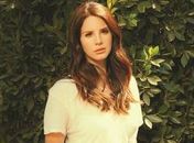 Em nova fase, Lana Del Rey admite que já dormiu com vários homens da indústria musical