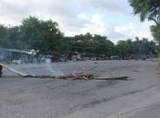 Revoltados com prisão de traficante moradores interditam Avenida