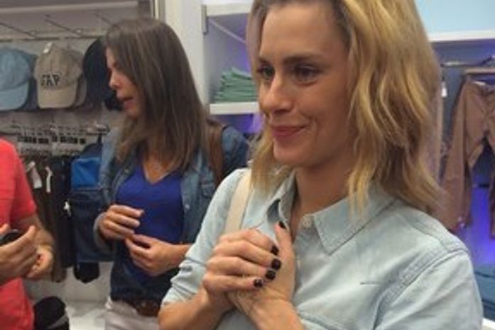 'Só durmo pelada', conta Carolina Dieckmann em abertura de loja