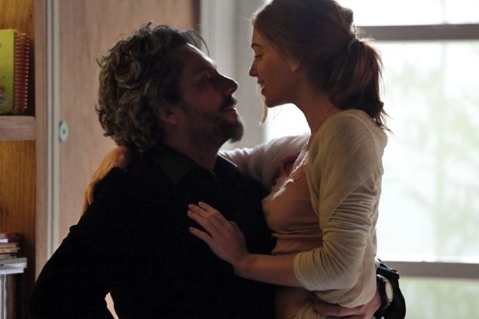 Império: José Alfredo ganha uma surpresa sensual da amante