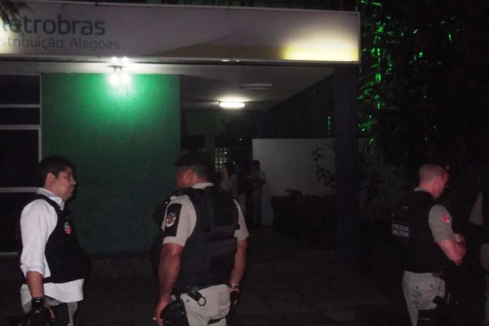 Policiais estiveram na sede da Eletrobras