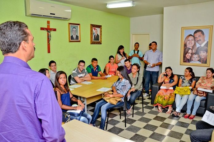 Prefeito Marlan Ferreira empossa mais 26 concursados em Limoeiro de Anadia