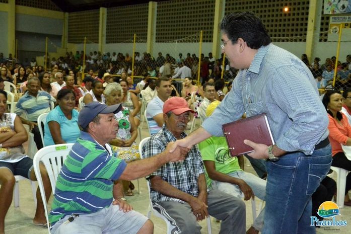 Prefeito de Piranhas se reúne com população para discutir plano diretor