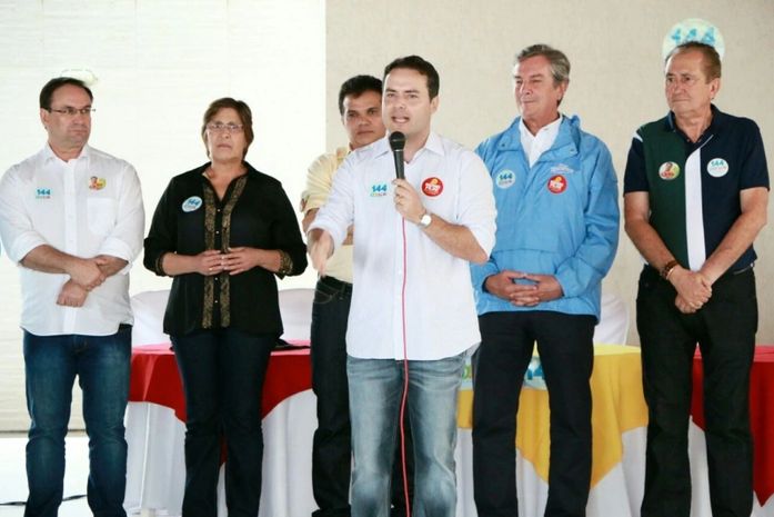 Renan Filho e Luciano Barbosa se reuniram com líderanças de Arapiraca