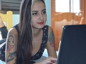 Formada em letras conta em livro sua história de prostituição; leia trechos