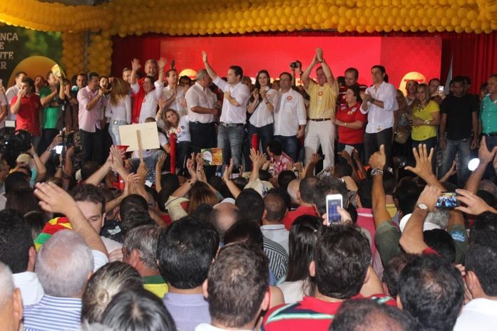 Renan Filho recebe apoio de lideranças