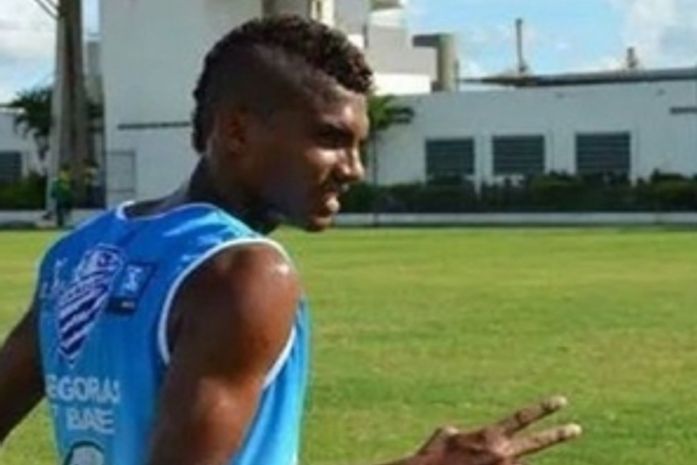 Atacante Alex Roberto atuou de forma irregular contra o São Domingos